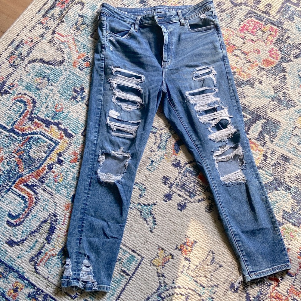 American Eagle Next Level Stretch distressed jeans size 16